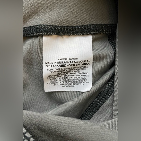 Nike Dri-FIT Black and Gray Capri Leggings Size XS - Picture 7 of 7